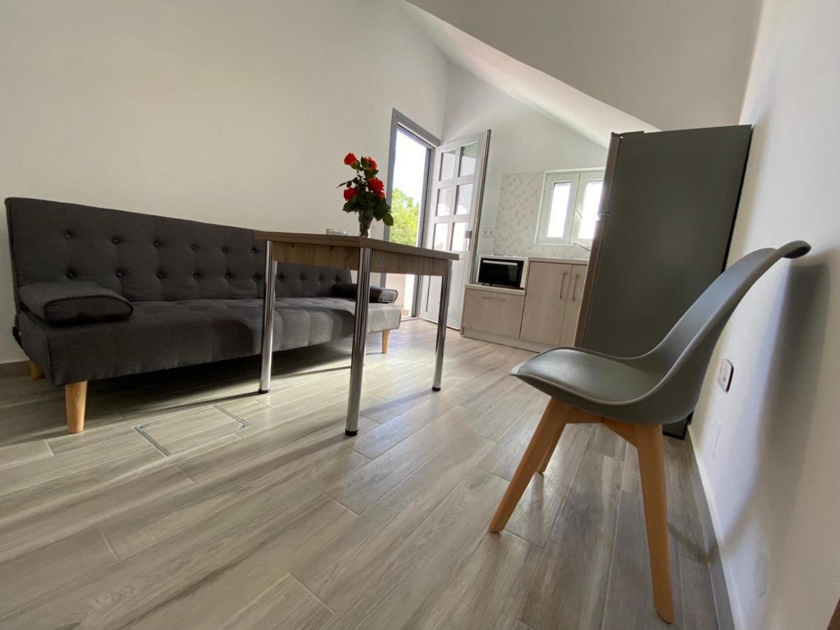 Ninemia Apartment Artemonas Екстер'єр фото
